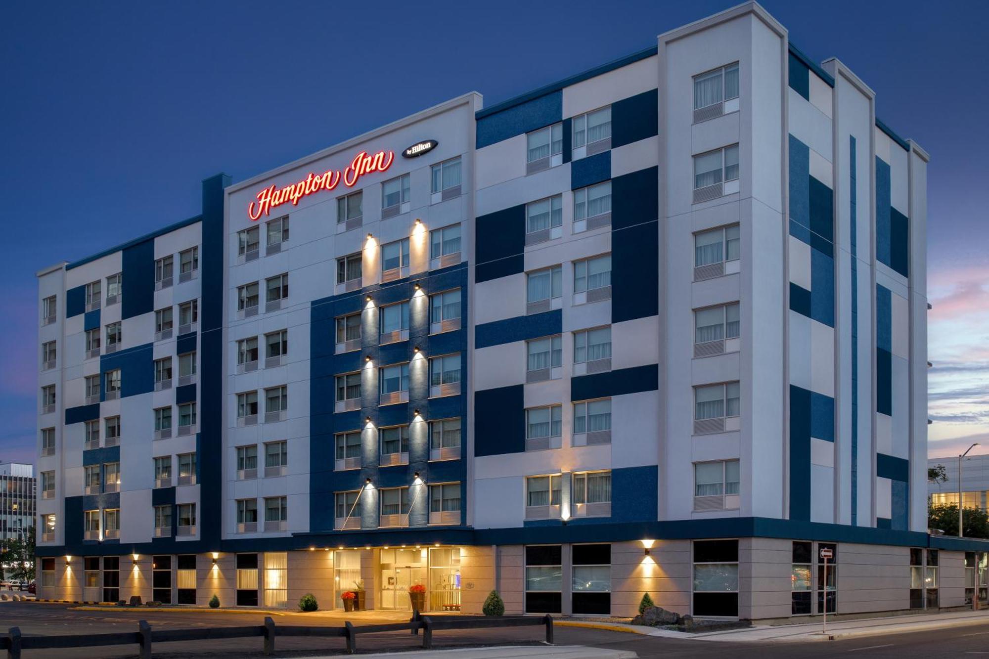 Hampton Inn By Hilton Winnipeg Downtown Exterior foto