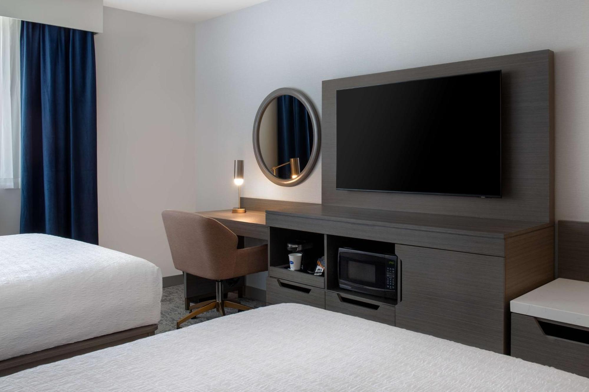 Hampton Inn By Hilton Winnipeg Downtown Exterior foto